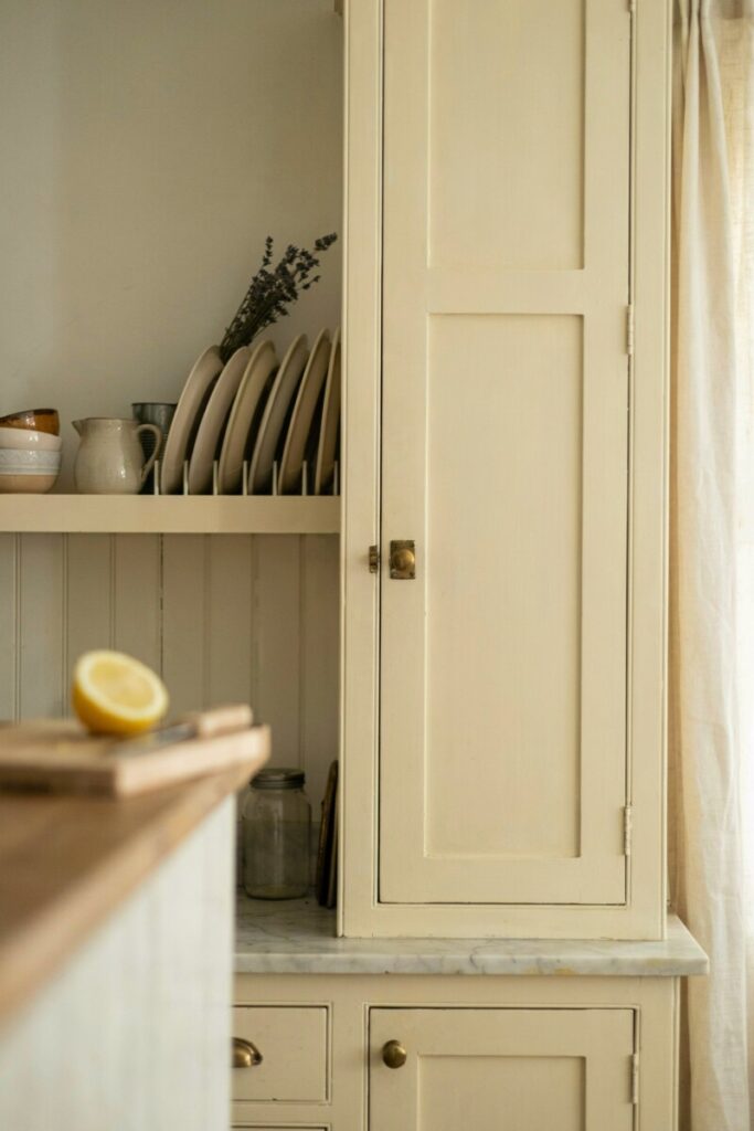 Classic Shaker Doors in Creamy Paint